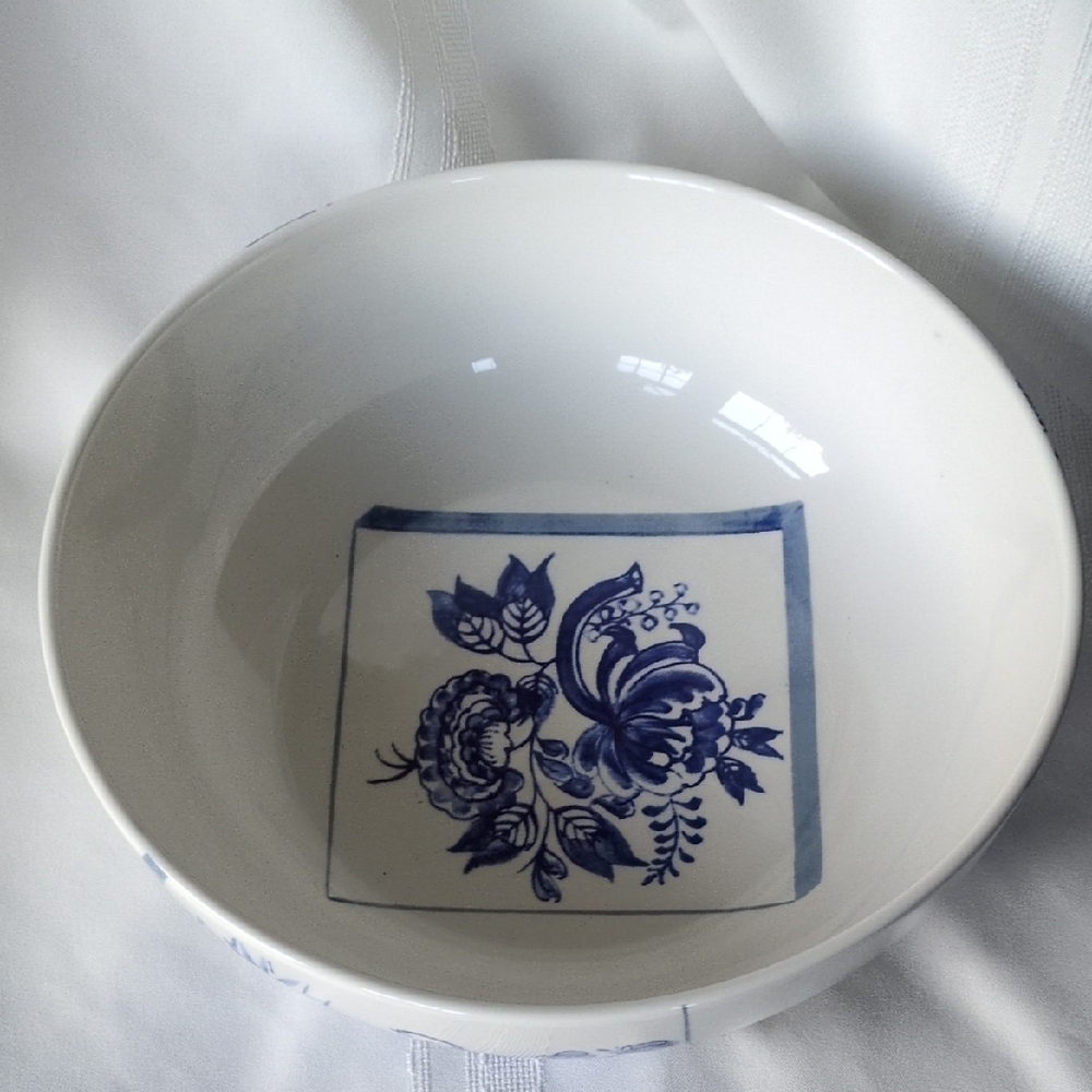 Tiffany & Co. Italian Blue and White Pasta or Serving Bowl - Picture 5 of 6